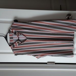 Sleeveless tank blouse olive green tan black white w/collar two gold rings